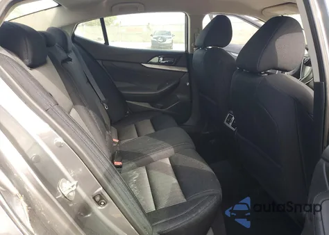 2017 Nissan Maxima 3.5S z USA, uszkodzony, nr VIN 1N4AA6AP1HC440941